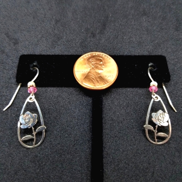 Beautiful silver rose earrings 🌹 - Picture 5 of 6